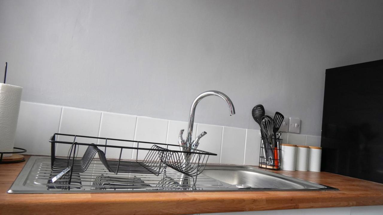 Portobello House - Four Bedroom House Perfect For Contractors - Sleeps 6 - Free Parking วุลฟ์เวอร์แฮมป์ตัน ภายนอก รูปภาพ