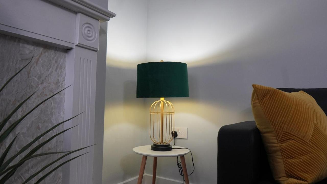 Portobello House - Four Bedroom House Perfect For Contractors - Sleeps 6 - Free Parking วุลฟ์เวอร์แฮมป์ตัน ภายนอก รูปภาพ