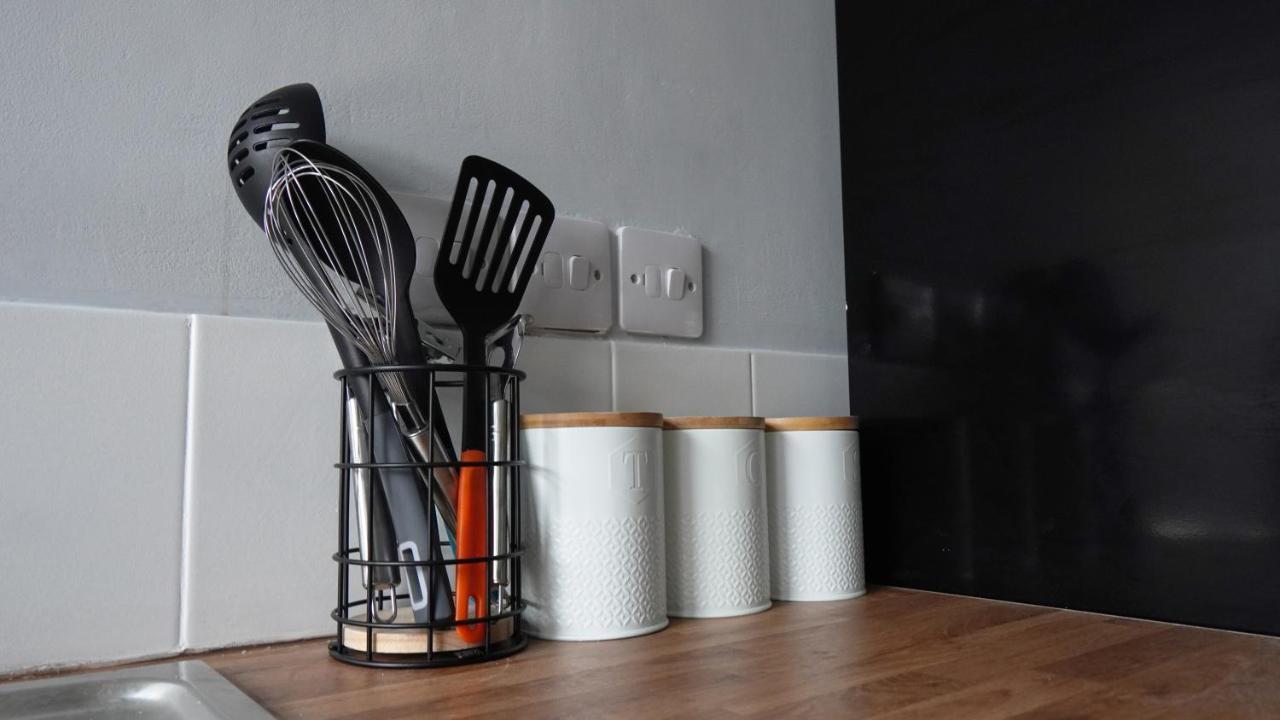 Portobello House - Four Bedroom House Perfect For Contractors - Sleeps 6 - Free Parking วุลฟ์เวอร์แฮมป์ตัน ภายนอก รูปภาพ