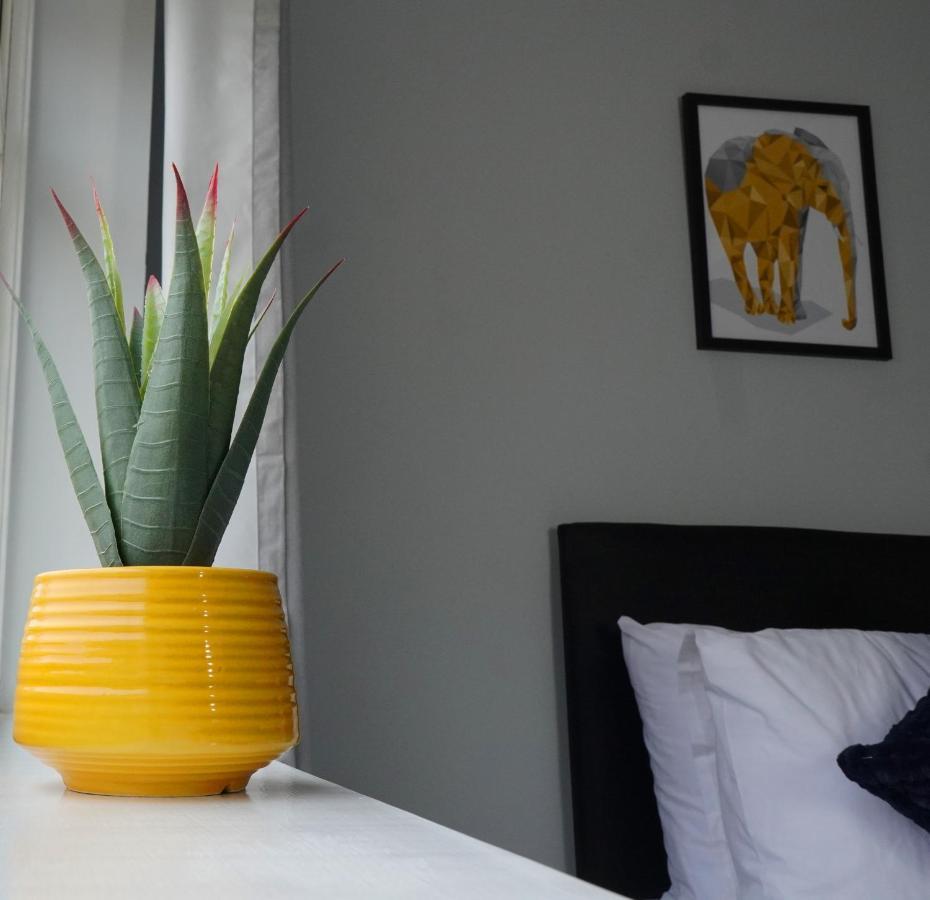 Portobello House - Four Bedroom House Perfect For Contractors - Sleeps 6 - Free Parking วุลฟ์เวอร์แฮมป์ตัน ภายนอก รูปภาพ