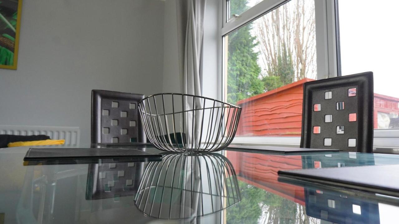 Portobello House - Four Bedroom House Perfect For Contractors - Sleeps 6 - Free Parking วุลฟ์เวอร์แฮมป์ตัน ภายนอก รูปภาพ